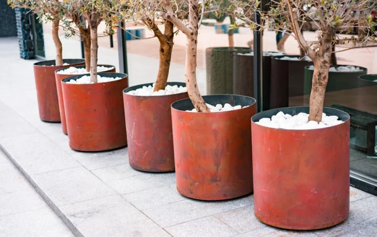 Malowanie doniczek metalowych. Przerabiamy – odnawiamy!